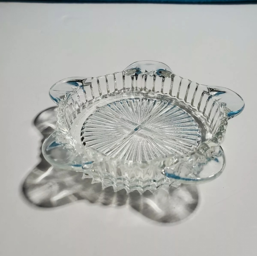 Vintage Ashtray Clear Glass 5 Groove Divided  Trinket Tray 4 Inch - Picture 2 of 5